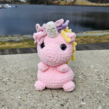 Heklet enhjørning ROSA