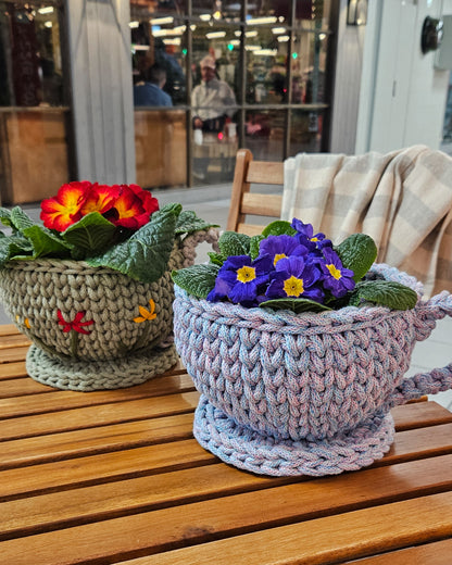 Hekleoppsrift "Blomsterkoppen" en dekorativ kurv